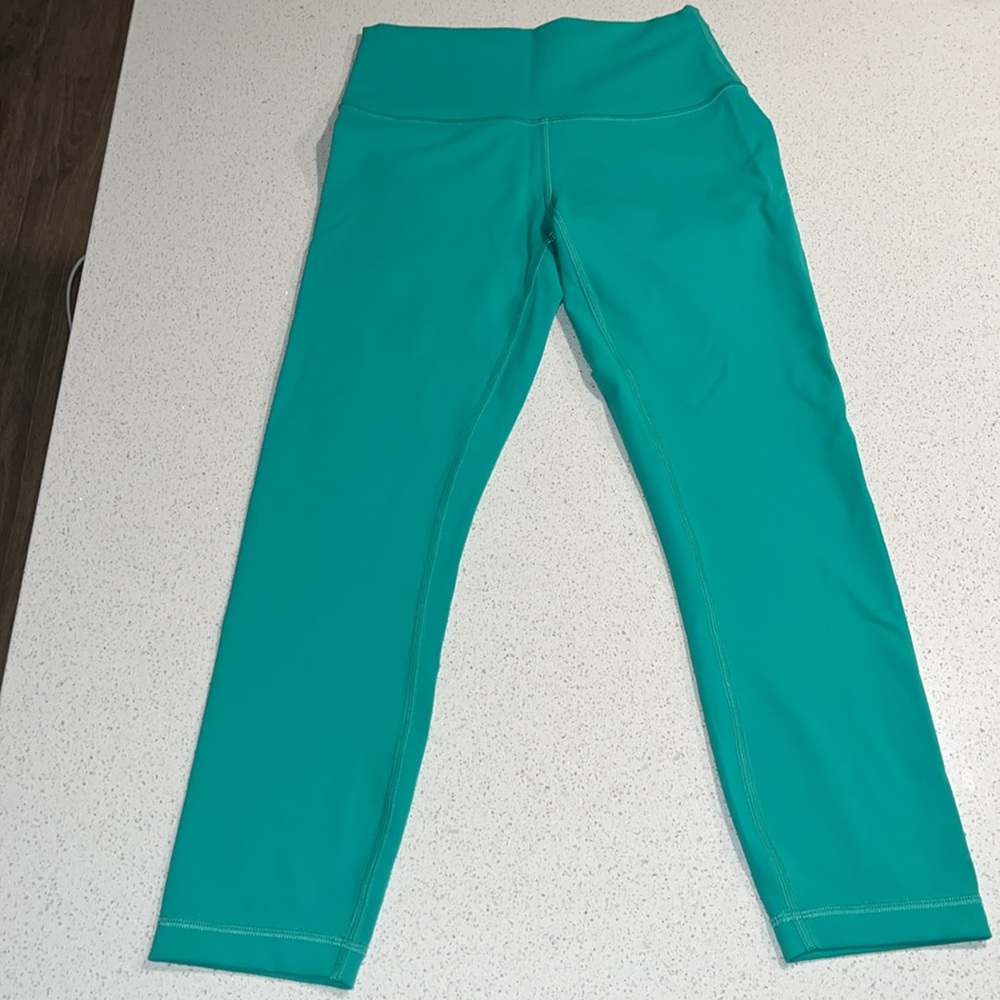 NEW Lululemon Wunder Train HR 23